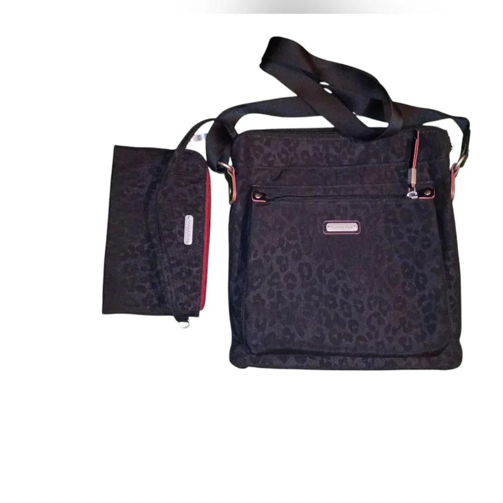 Baggallini Stylish Leopard Black Crossbody Bag W/Matching Coin Purse Nwot